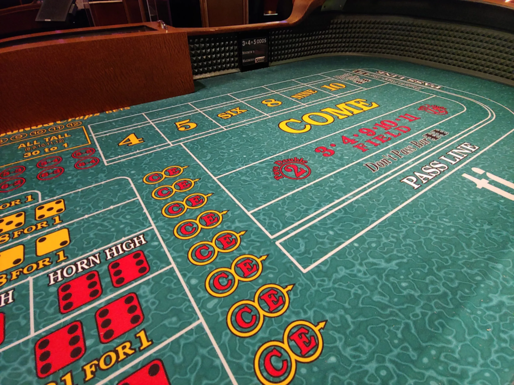 7과 11, 그리고 크랩스(Craps) 숫자들이 주요 숫자입니다.
